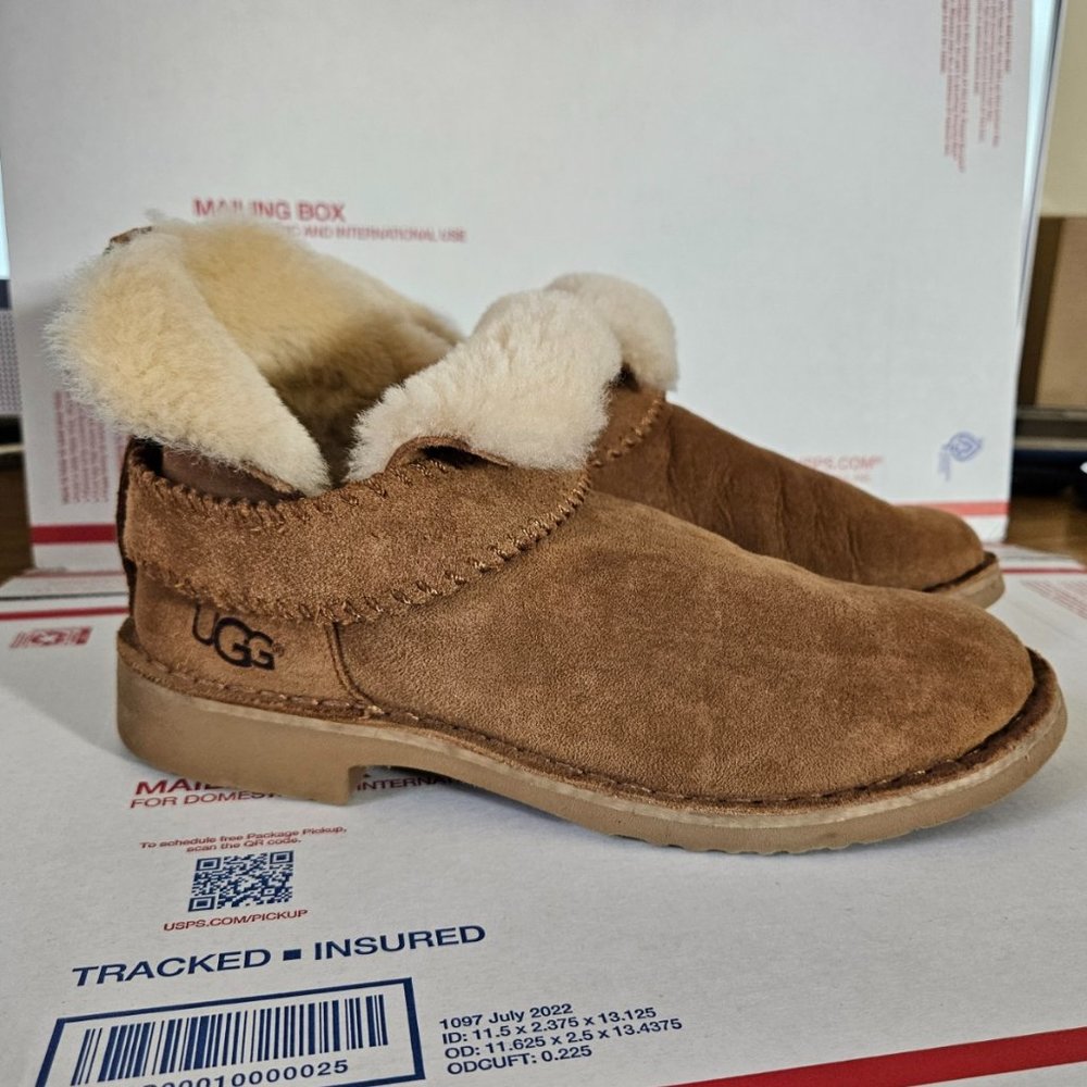 UGG McKay Chestnut Ankle Short Pull Boots Size 6 -01012358